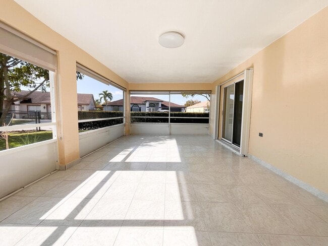 Building Photo - 1305 Monteray Way