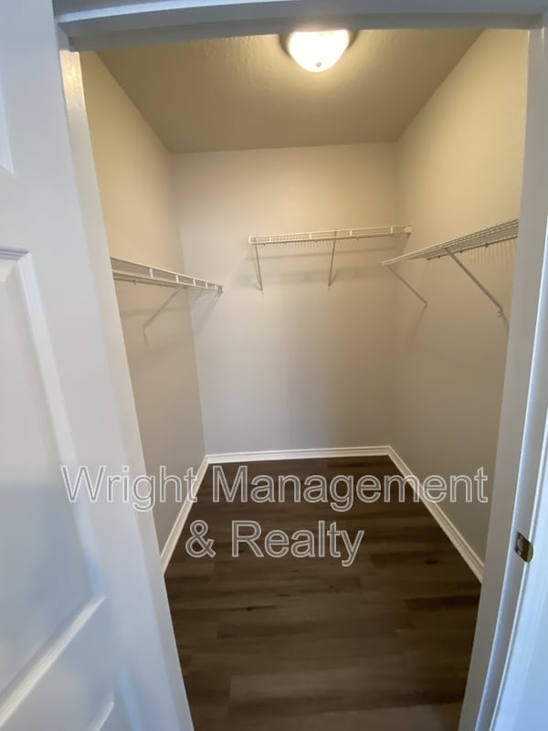Building Photo - 4323 Bayside Village Dr