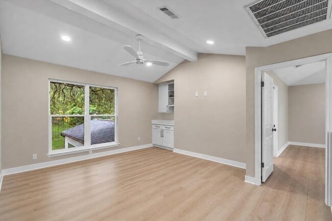 Building Photo - 307 Hurst Creek Rd