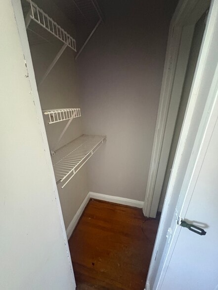 Building Photo - 333 N Grantley St