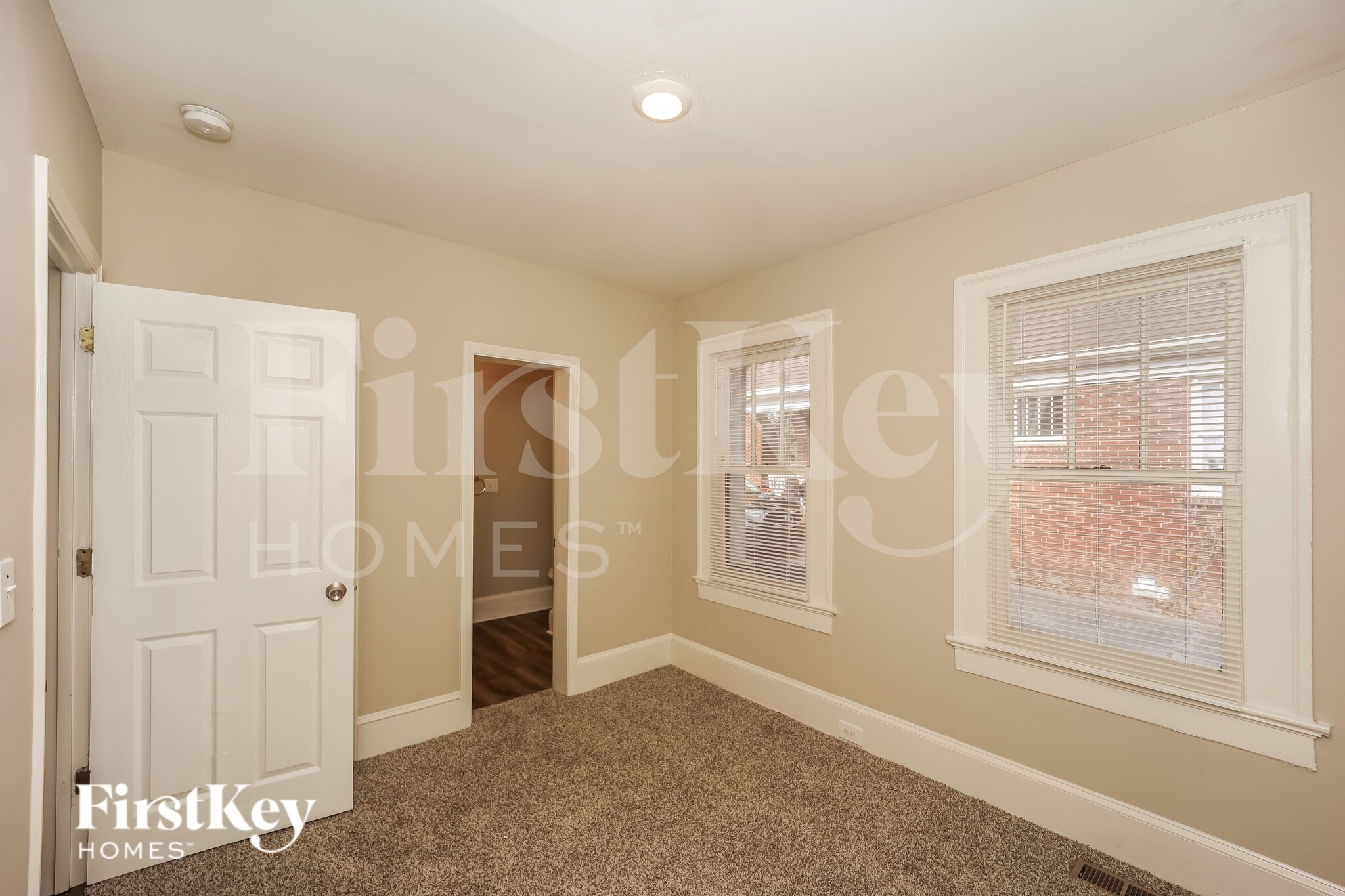 Building Photo - 1042 Victory Dr SW