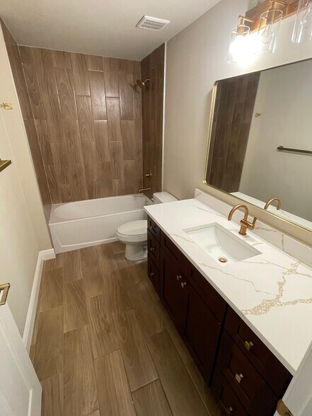 Building Photo - 2815 Jackson St