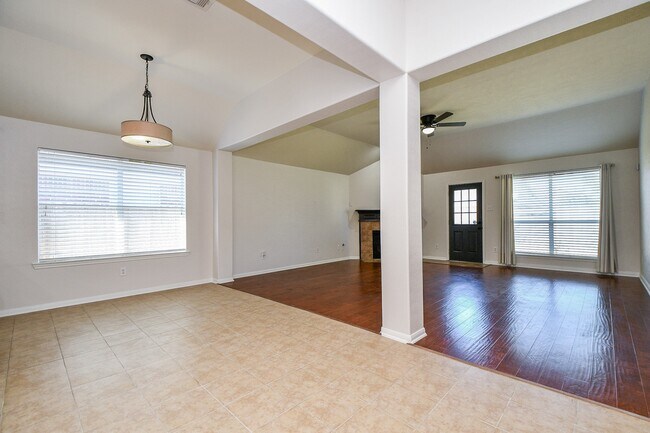 Building Photo - 15122 Heron Meadow Ln