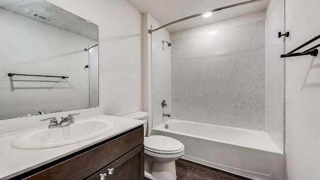 Building Photo - 972 Glover Dr