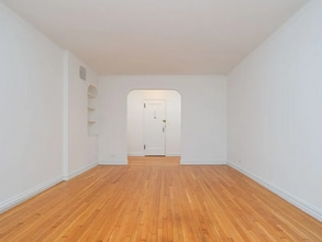 Building Photo - 55 E 190th St