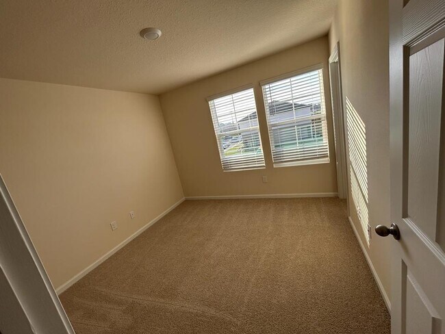 Building Photo - 96 Whispering Brk Dr