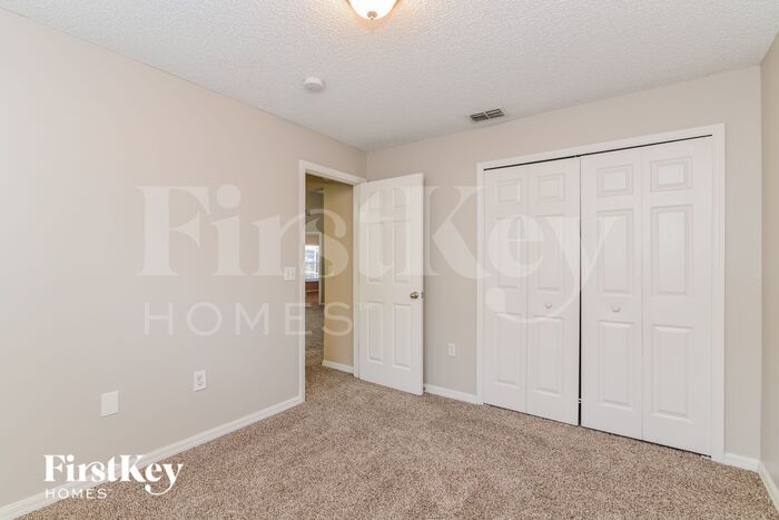 Building Photo - 833 Clear Creek Cir