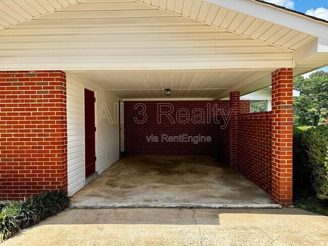Building Photo - 712 Sir Michael Dr