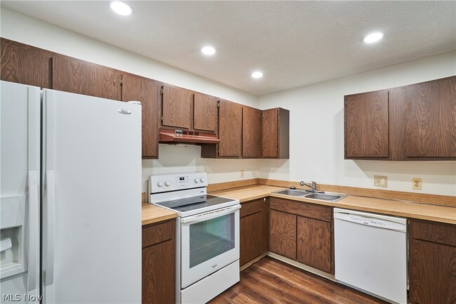 Building Photo - 939 Kirkwall Dr