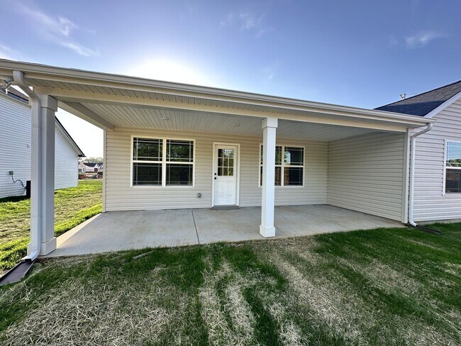 Building Photo - 1020 Addler Dr