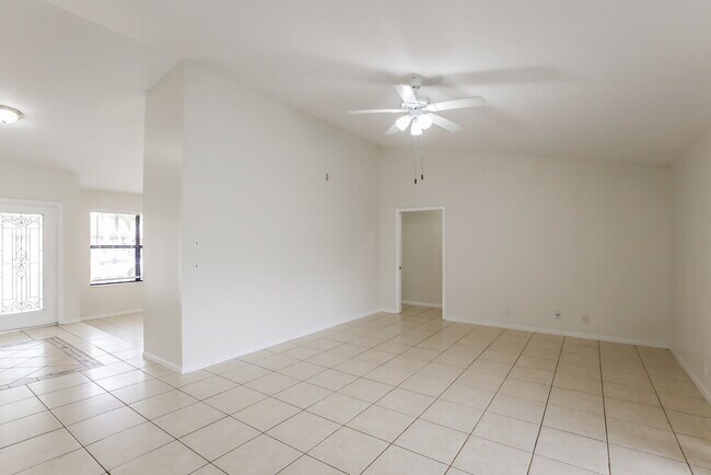Building Photo - 13700 Exotica Ln
