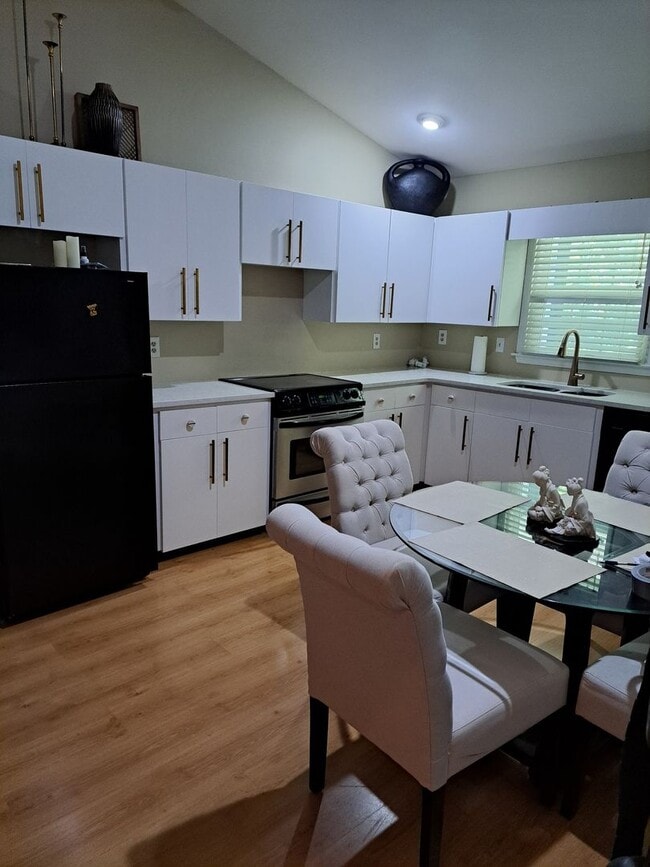 Building Photo - 253 Browning Ln