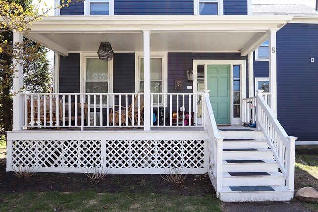 Building Photo - 8 Webster St