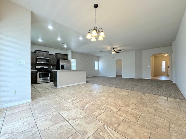 Building Photo - West El Paso 4 bed Refrig A/C