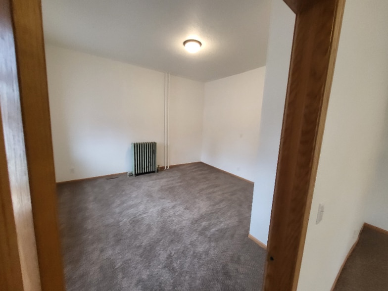 Building Photo - 403 1st Ave NE