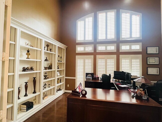 Building Photo - 4114 Fisher Lake Dr