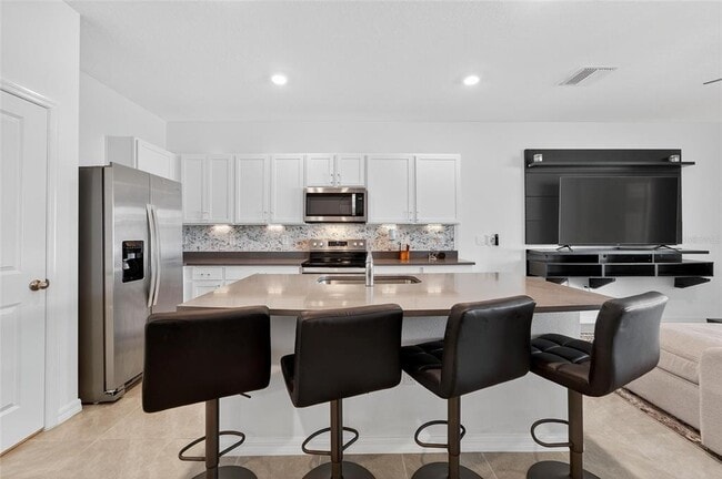 Building Photo - 3504 White Dandelion Ct