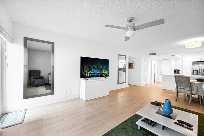 Building Photo - 3900 Galt Ocean Dr