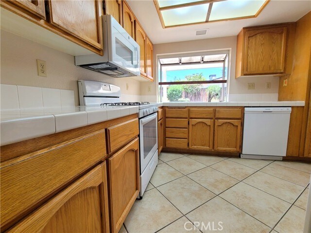 Building Photo - 11768 Avalon Ave