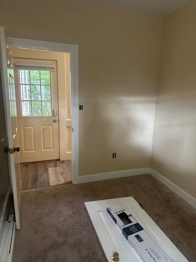 Building Photo - 226 E High St