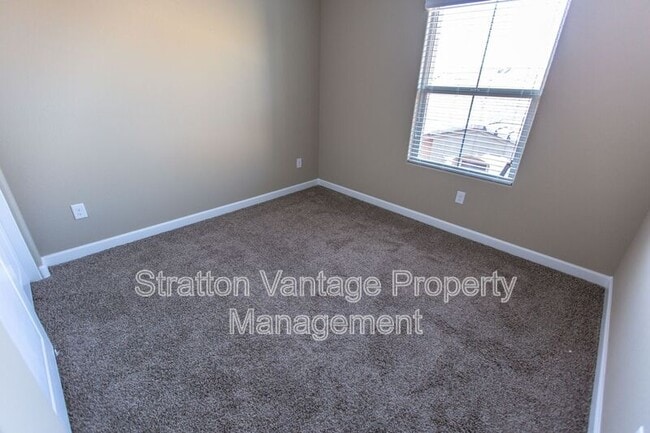 Building Photo - 240 W Juniper Ave