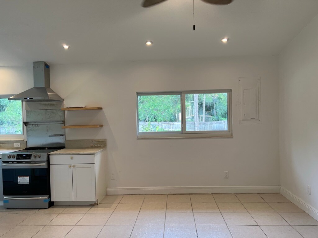 Desk area - 15888 118th Trl N