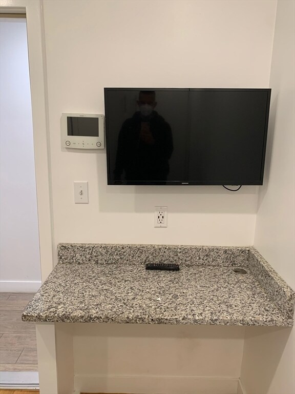 Building Photo - 21 5th St