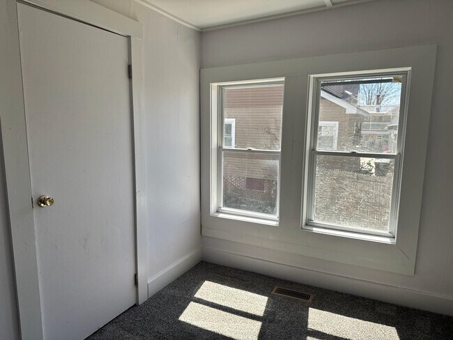 Building Photo - 97 Franklin St