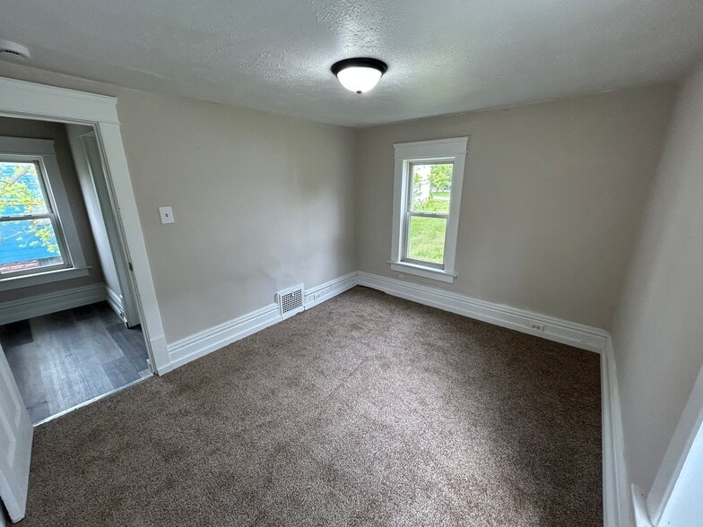 Building Photo - 109 Kent Ct