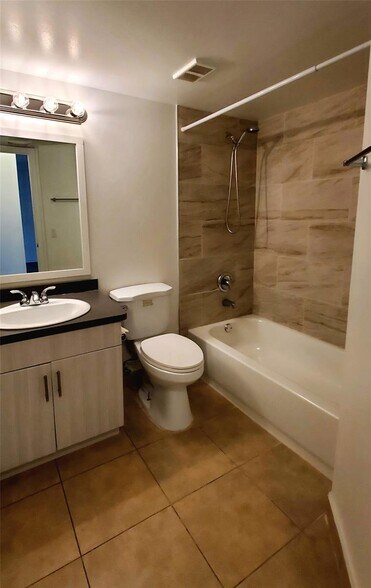 Building Photo - 8781 Wiles Rd