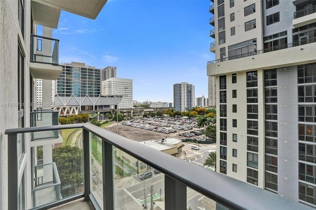 Building Photo - 11 NE 6th St