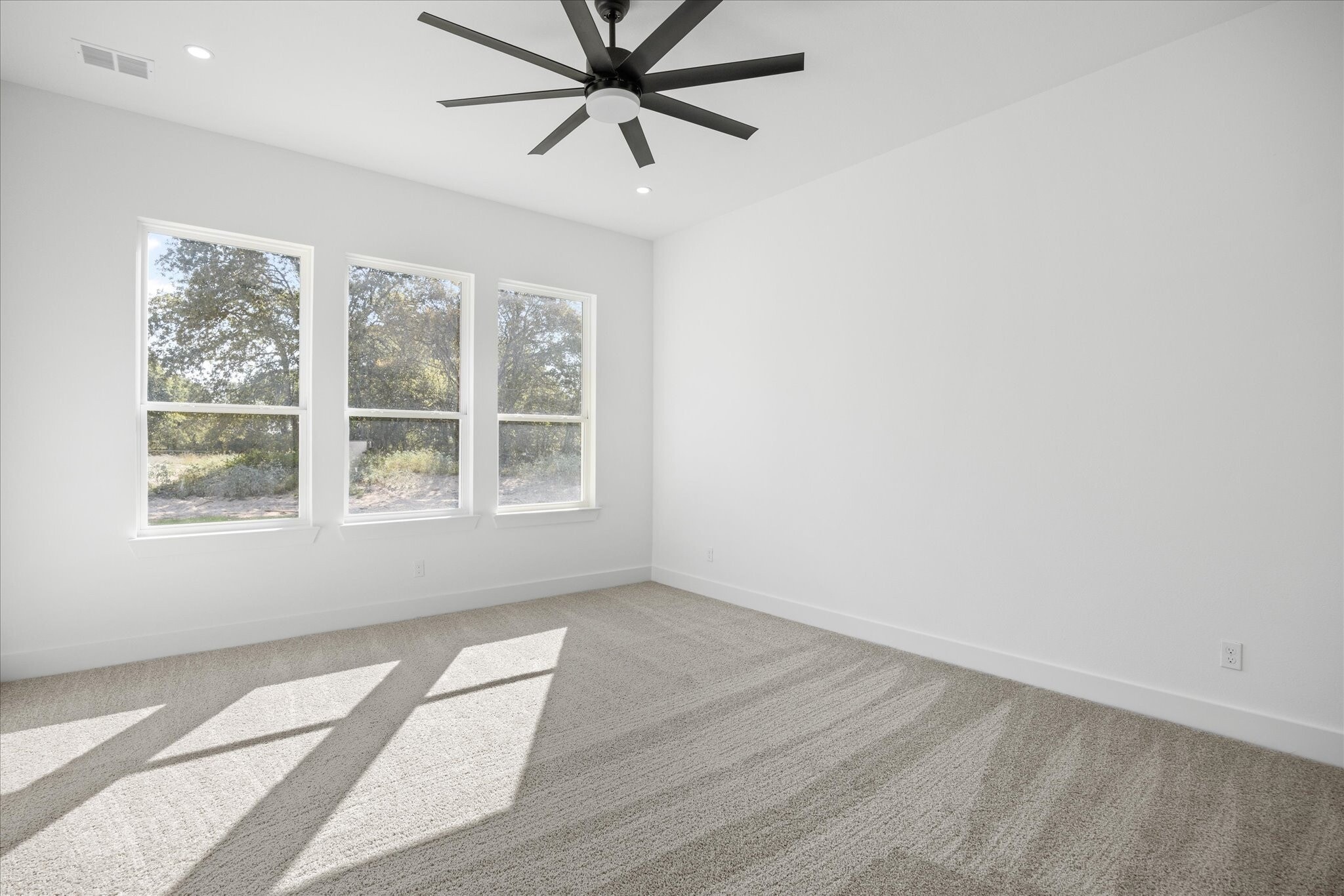 Building Photo - 2057 Glenhollow Dr