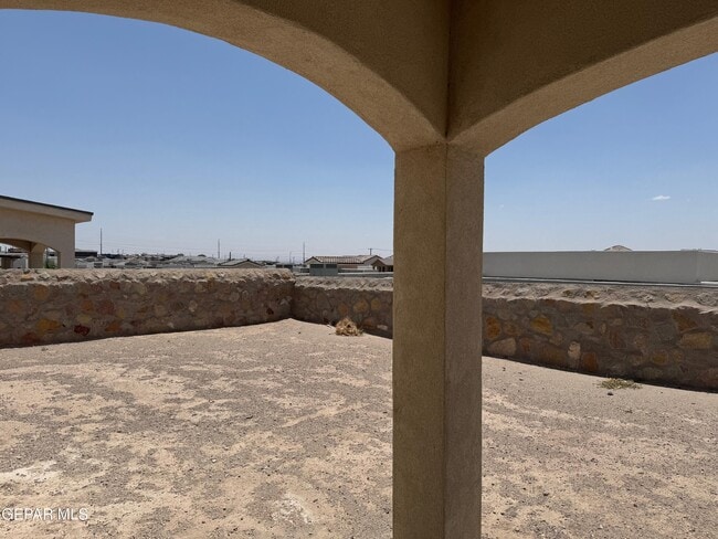 Building Photo - 229 Farnborough St