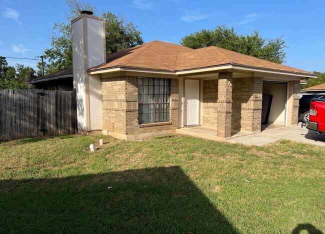 Building Photo - 1706 Copperfield Cir