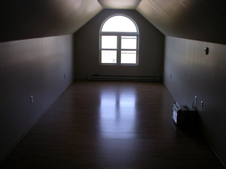 Building Photo - 5645 NY-5