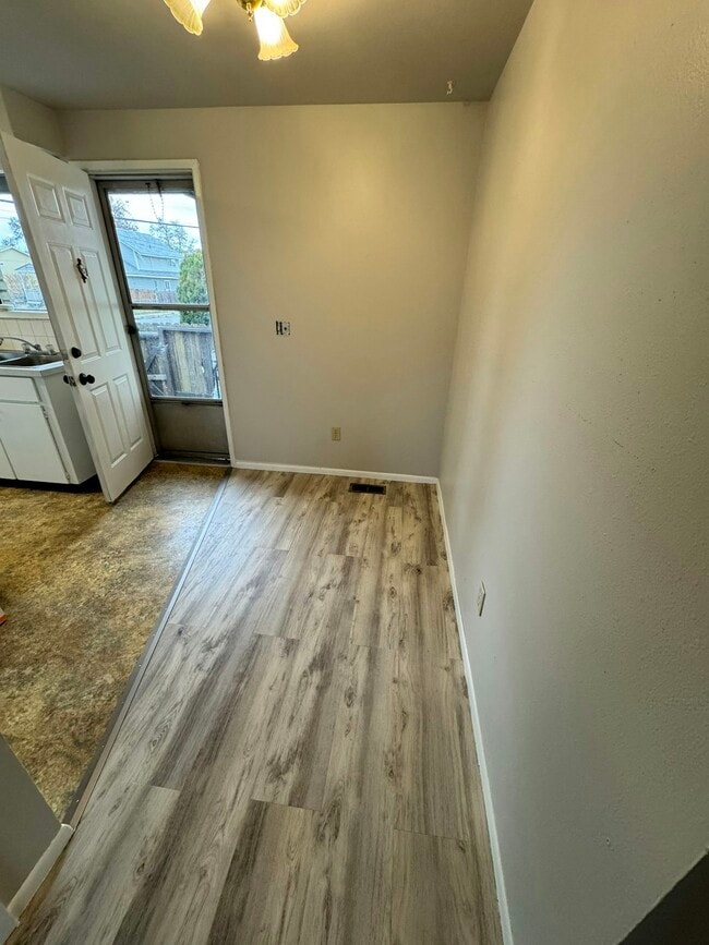 Building Photo - 228 E Crown Ave