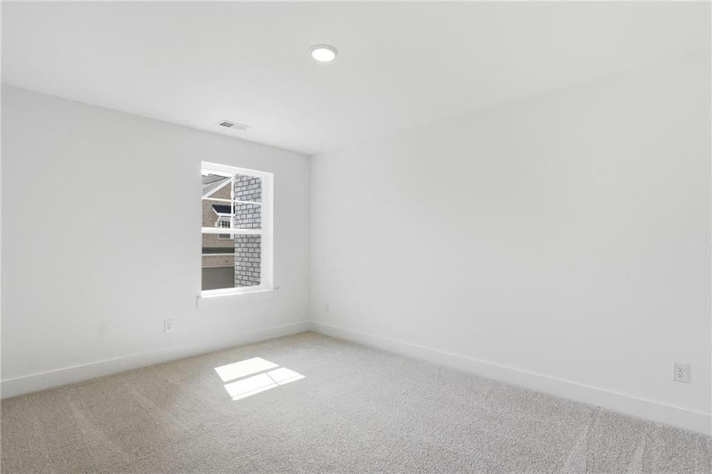 Building Photo - 187 Redbud Rd