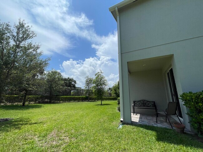 Building Photo - 8530 Via Mar Rosso