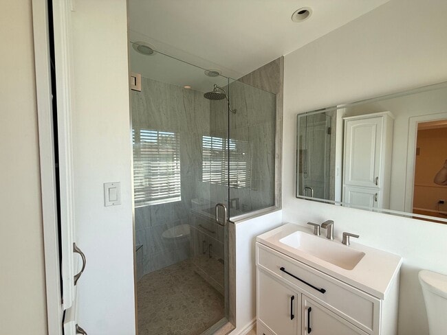 Building Photo - Be the first one to live in this Brand New Studio!