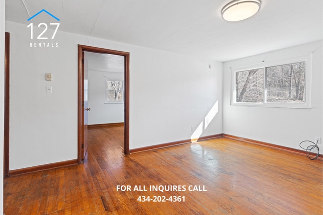 Building Photo - Comfortable & Convenient 1-Bedroom Apartment in Prime Lynchburg Location!