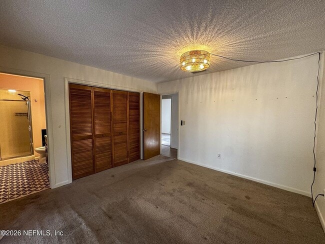 Building Photo - 233 Swan Lake Dr