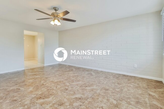 Building Photo - 7416 W Glenrosa Ave