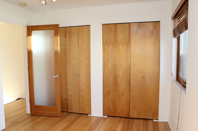 Building Photo - Lovely 3 Bed, 2 Bath Townhouse in North Tabor