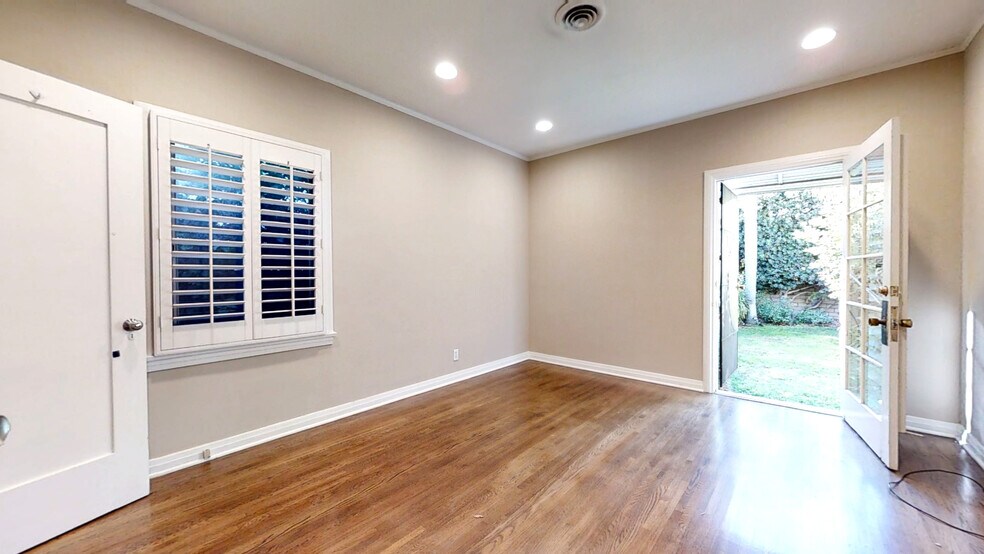 Building Photo - 123 N La Jolla Ave