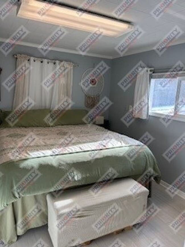 Building Photo - Charming Downtown House For Rent