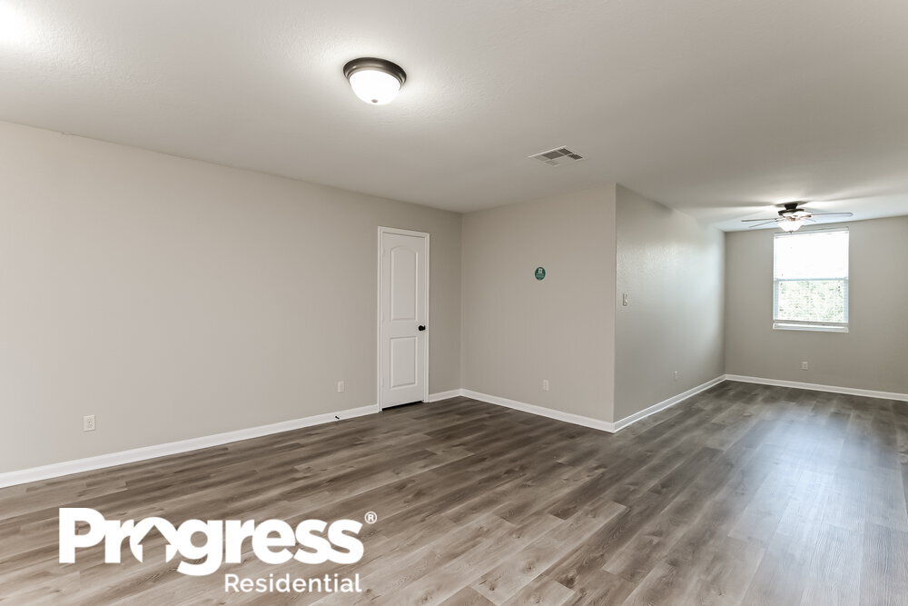 Building Photo - 17611 Sulphur Stream Dr