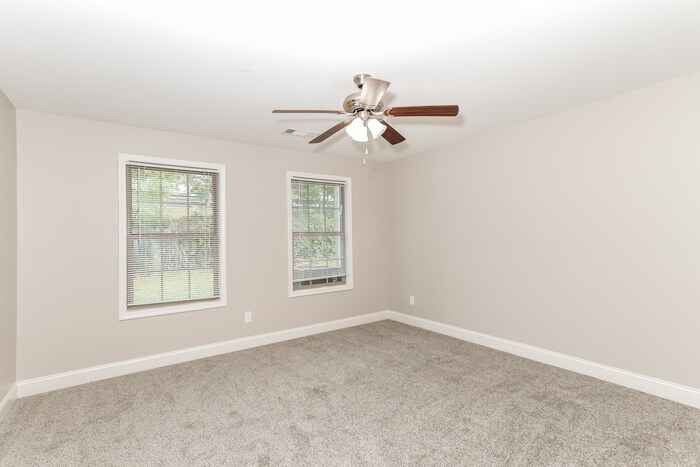 Building Photo - 141 Colony Park Ln