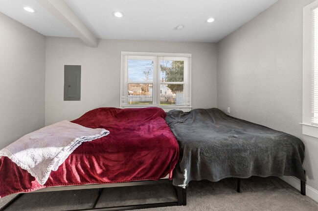 Building Photo - 254 Pocahontas Pl