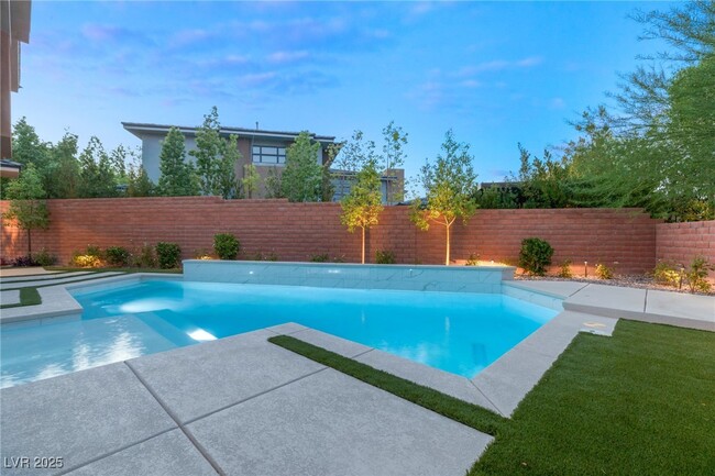 Building Photo - 19 Garden Rain Dr