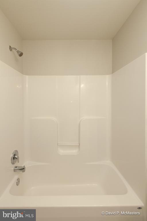 Building Photo - 183 Continental Dr